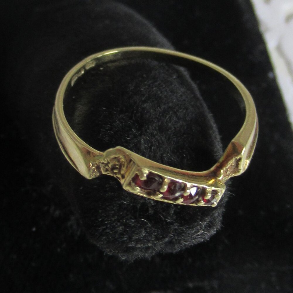 14k Gold, 4 Red Garnet stones, Ring, Czech, Size 6.5